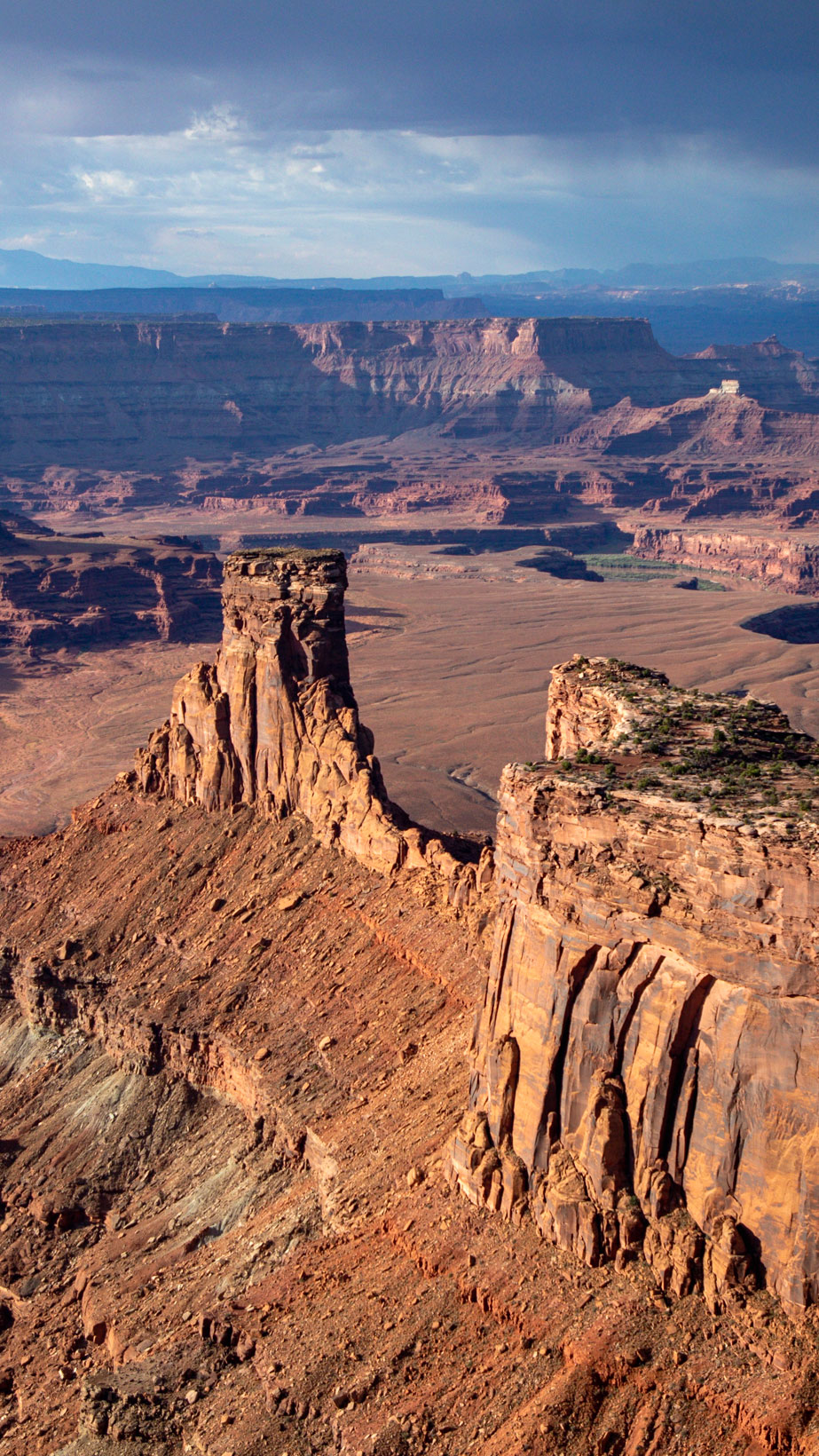 Canyonlands-Utah-1640pix-Vert-A
